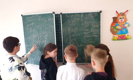 English + Fun = Spring Magic in ! 