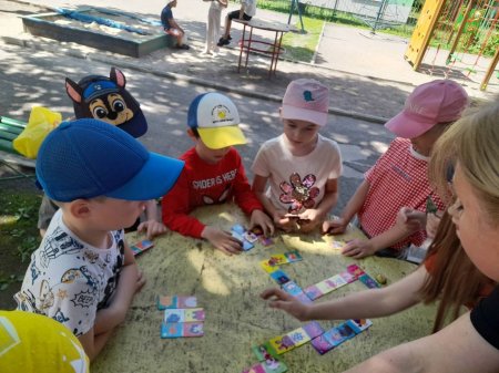 Speaking Club    : Fun and Games. Describing people, animals, things