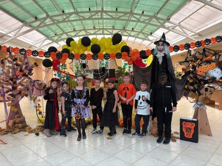 Halloween у Ліцеї «Євроленд»: мова, креатив і море позитиву!  Halloween у Ліцеї «Євроленд»: мова, креатив і море позитиву!